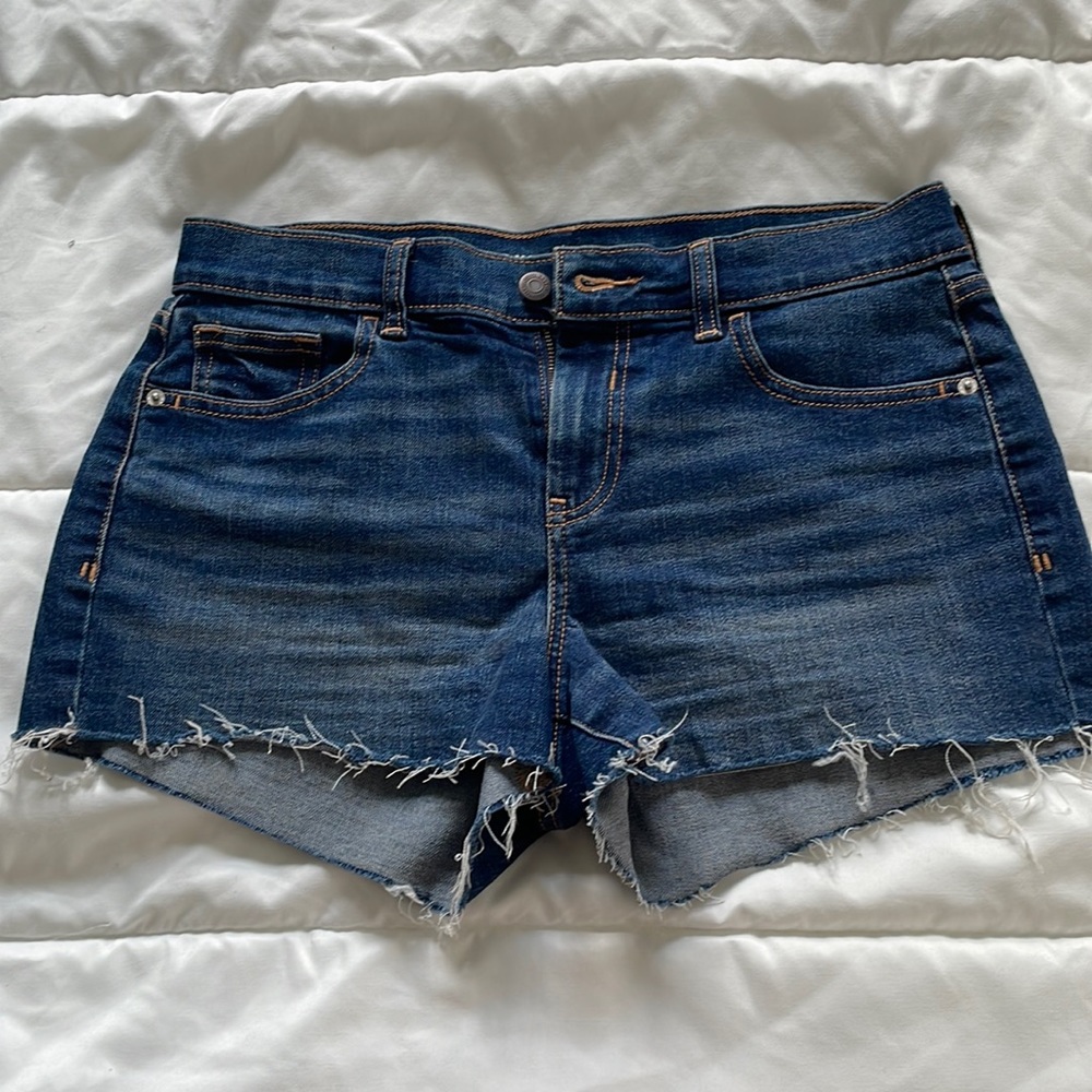 Old Navy Boyfriend cut Jean shorts size 6
